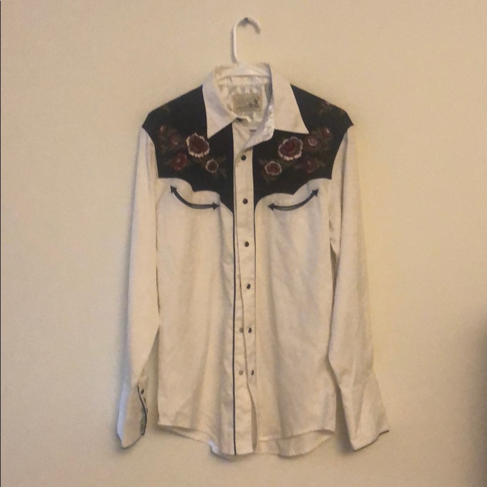 Vintage Rose Pearl Button Up